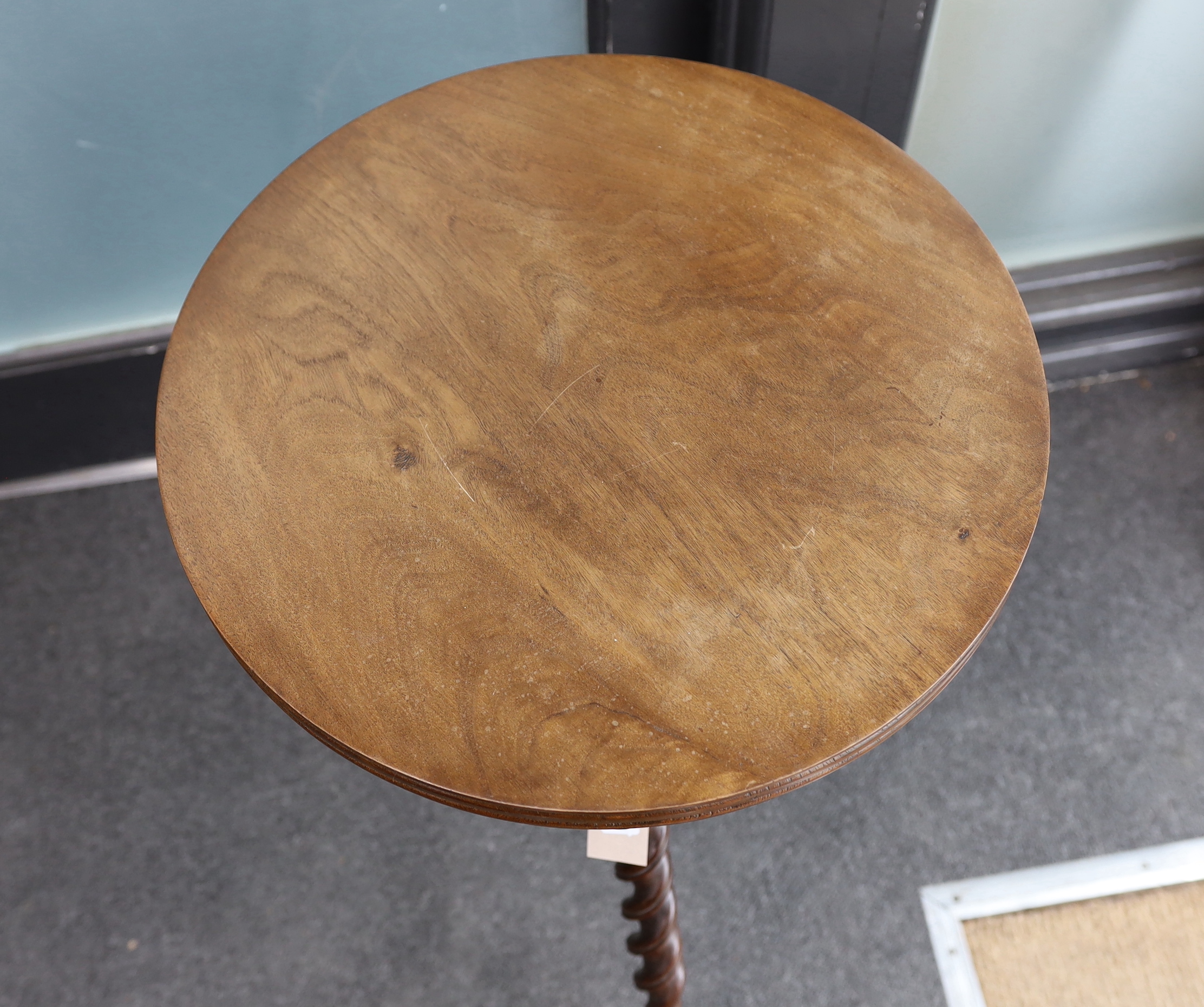 A Victorian mahogany circular 'Gypsy' tripod table, diameter 43cm, height 68cm